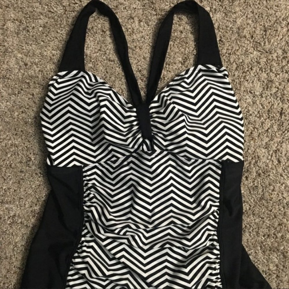 New Joe Boxer One Piece Swimsuit